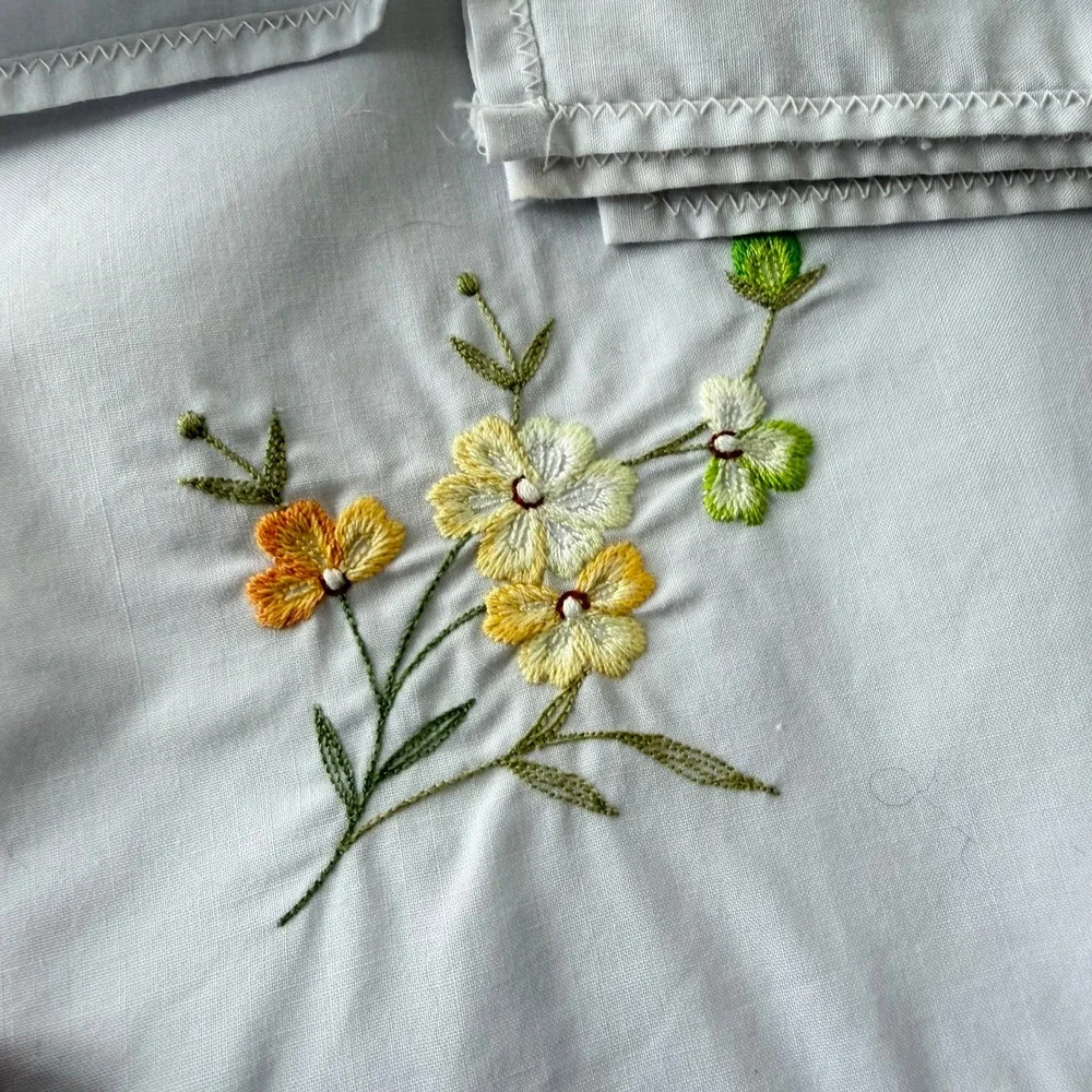 Vintage White Cotton Handkerchief Set 4pc Yellow Orange Floral Embroidered 15in